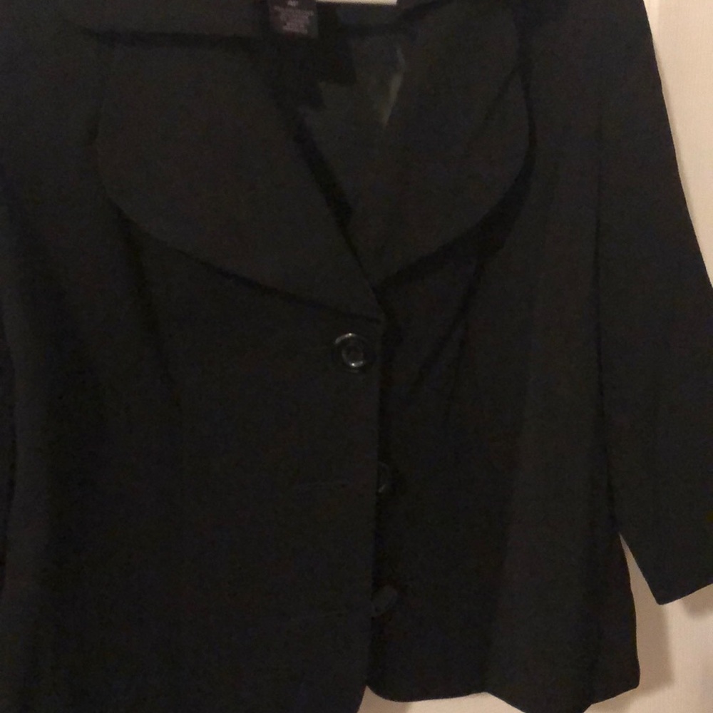 Blazer - Picture 3 of 3